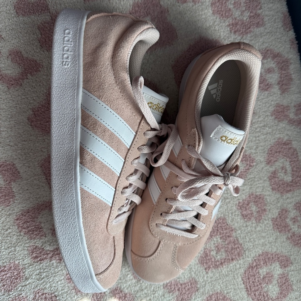 Adidas Women’s VL Court 2.0 🌸